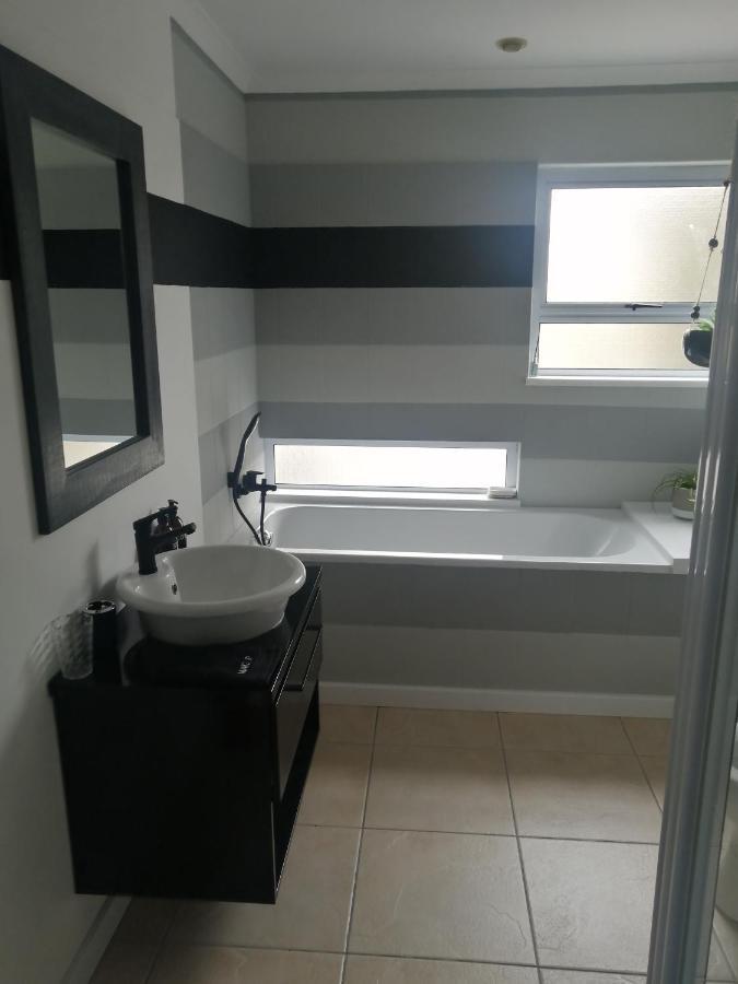 Waterfront Estate Self Catering F10 Apartamento Swakopmund Exterior foto